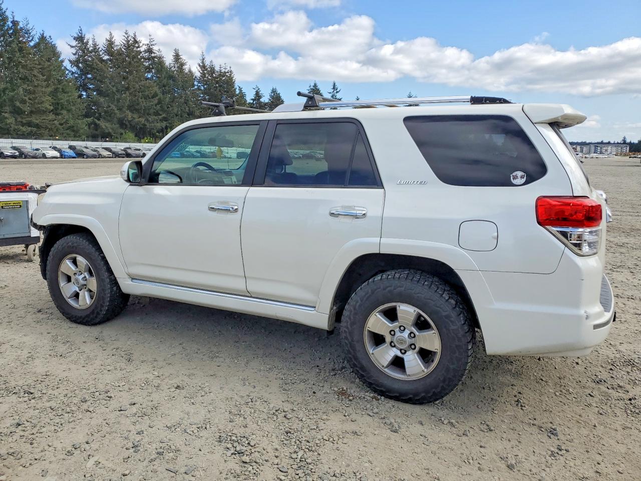 2010 Toyota 4runner VIN JTEBU5JR2A5016143 photo 2