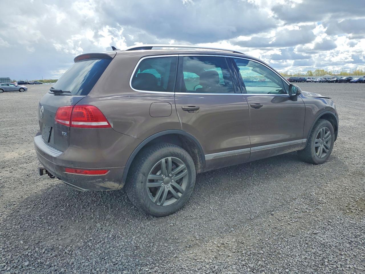 2014 Volkswagen Touareg VIN WVGEP9BP4ED011014 photo 3