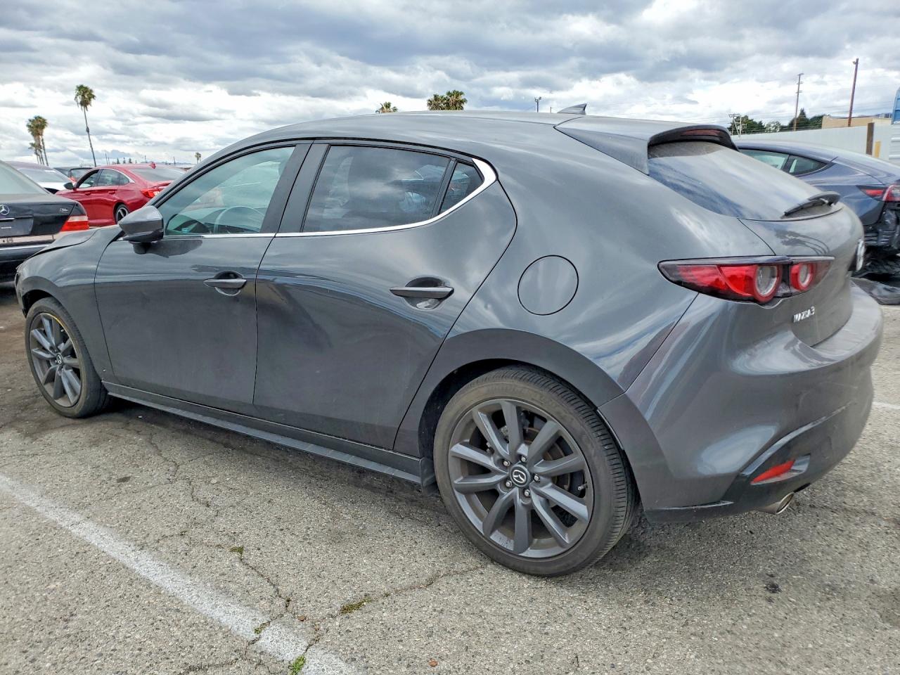 2020 Mazda 3 VIN JM1BPAMMXL1158352 photo 2