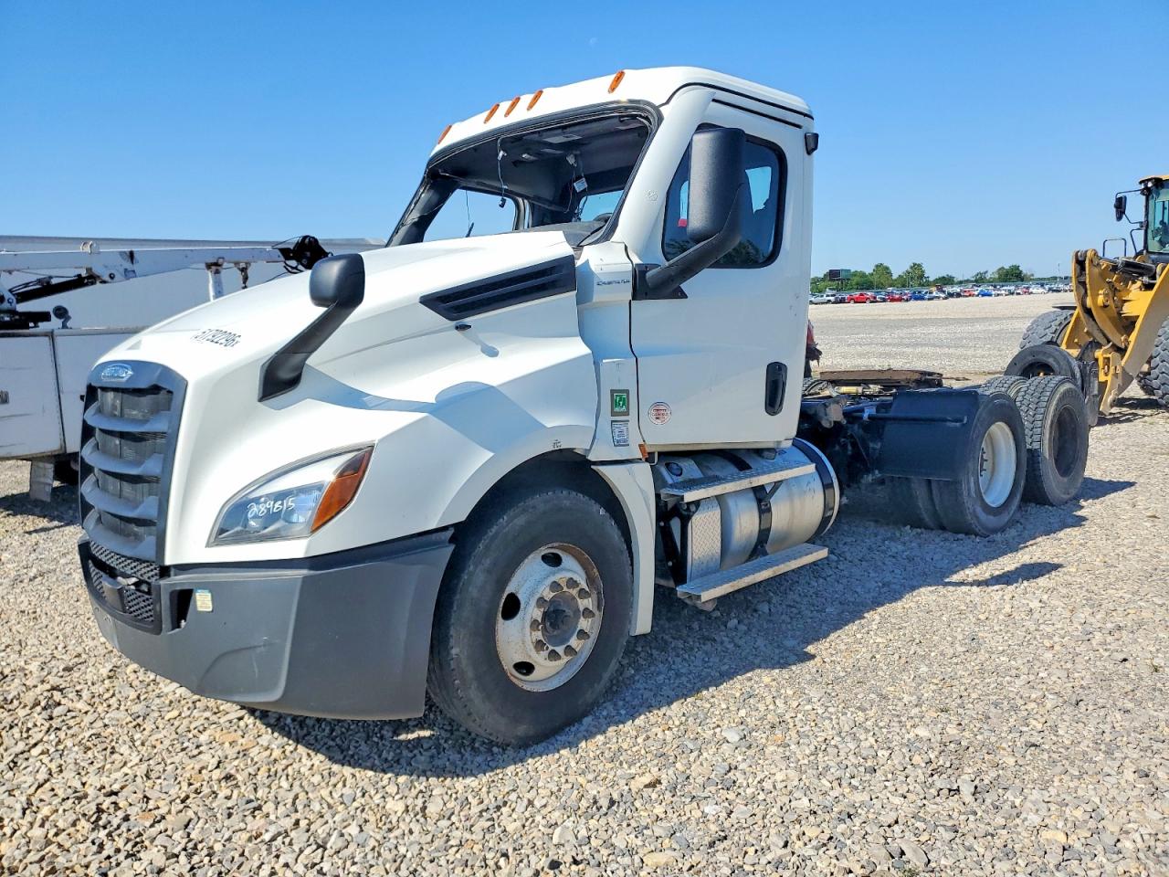 2024 FREIGHTLINER All other VIN 3AKJHLDV0RSUS8115 photo 2