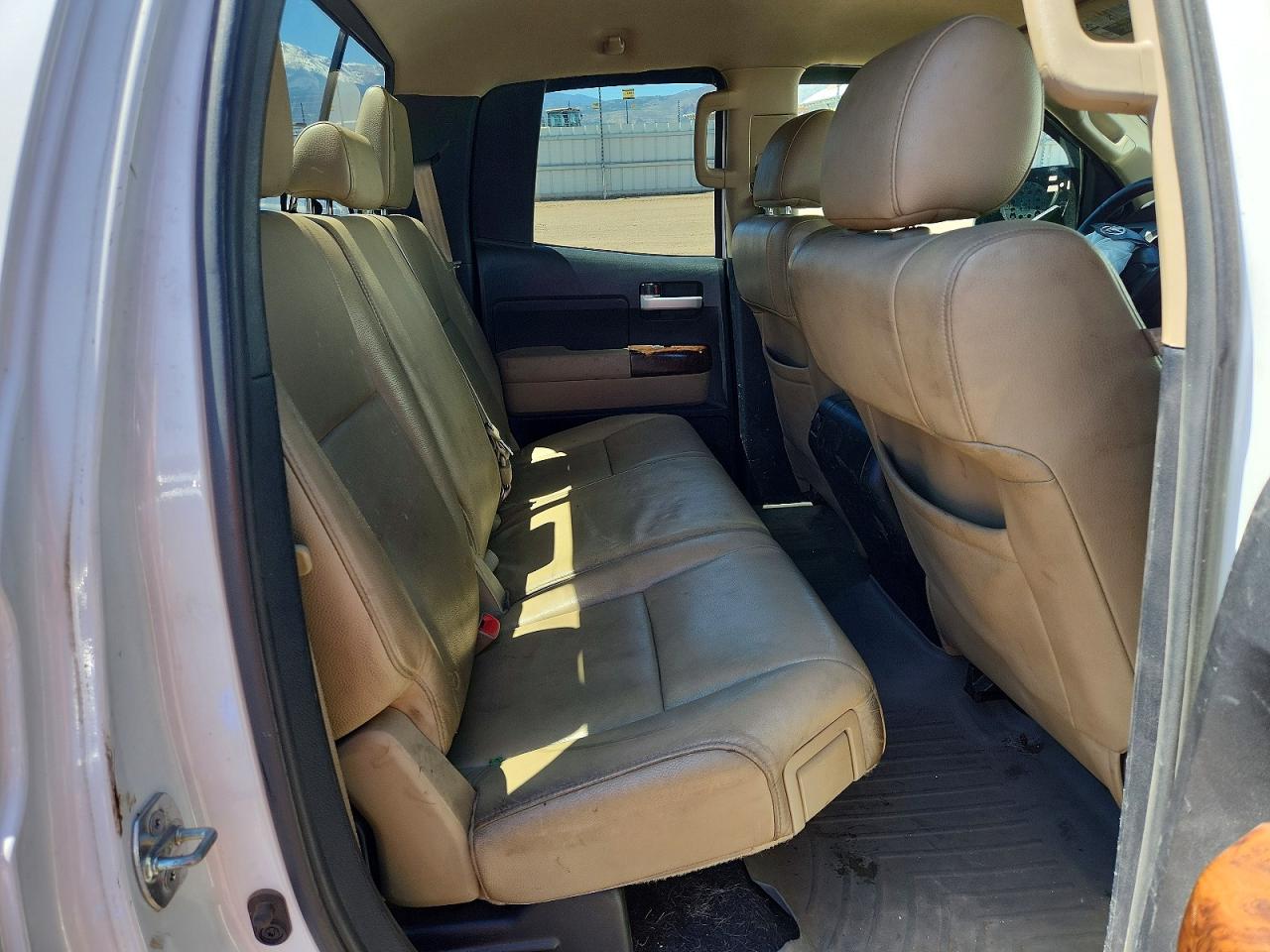 2012 Toyota Tundra VIN 5TFBY5F1XCX253613 photo 10