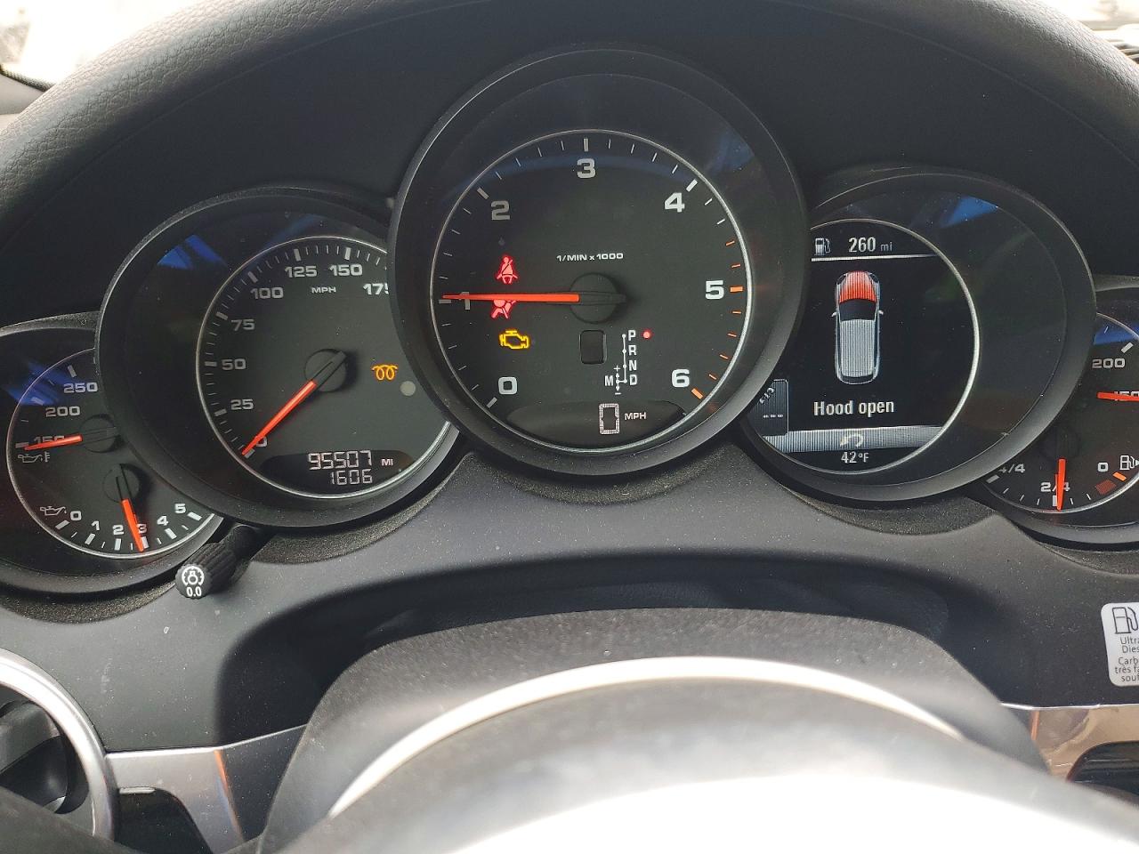 2016 Porsche Cayenne VIN WP1AF2A26GLA40525 photo 9