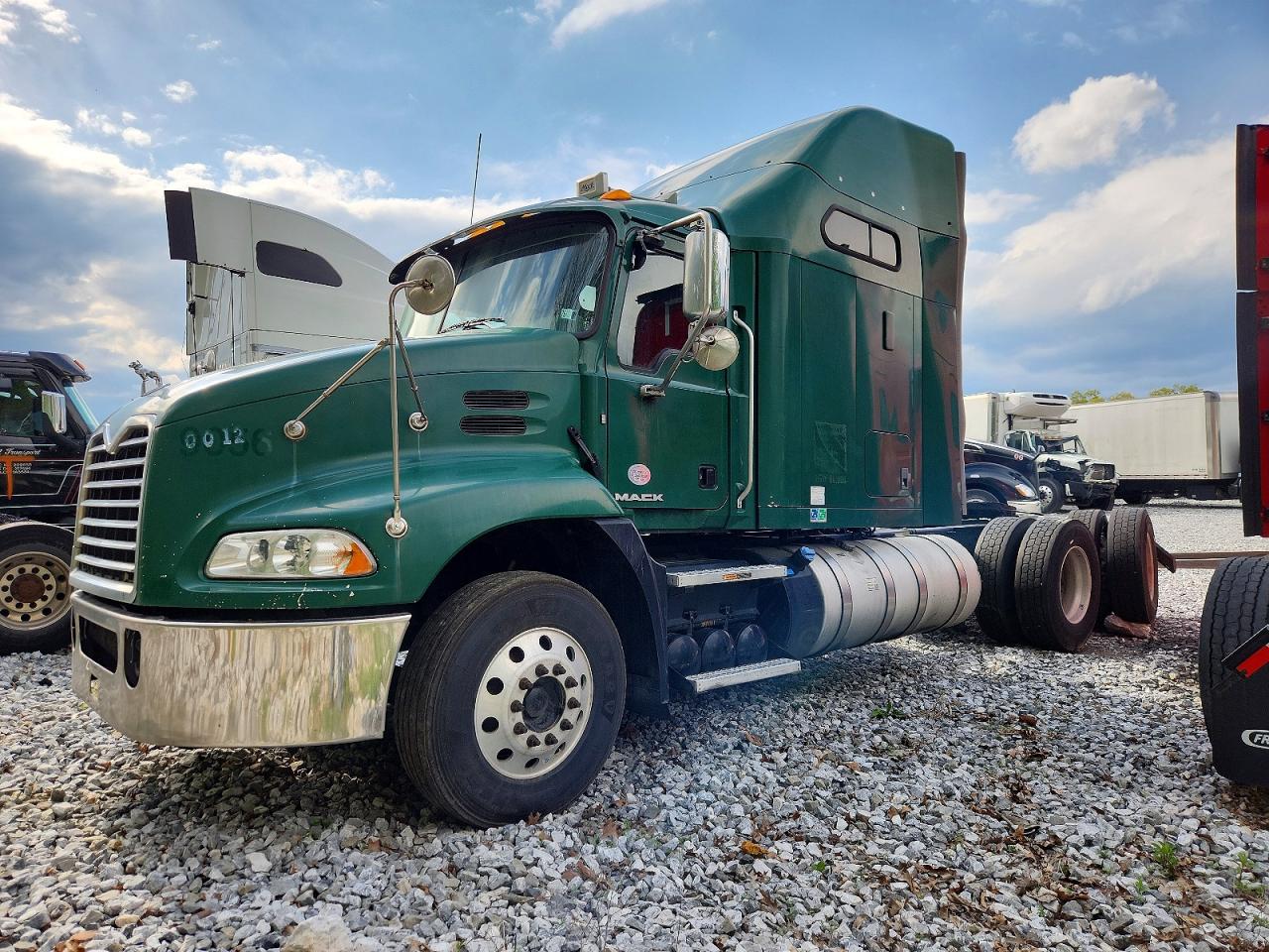 2017 MACK All other VIN 1M1AW09Y5HM083375 photo 2