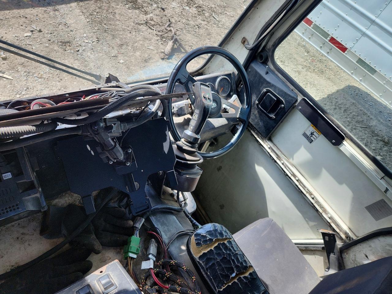 2009 MACK All other VIN 1M2AU02C59M003137 photo 5