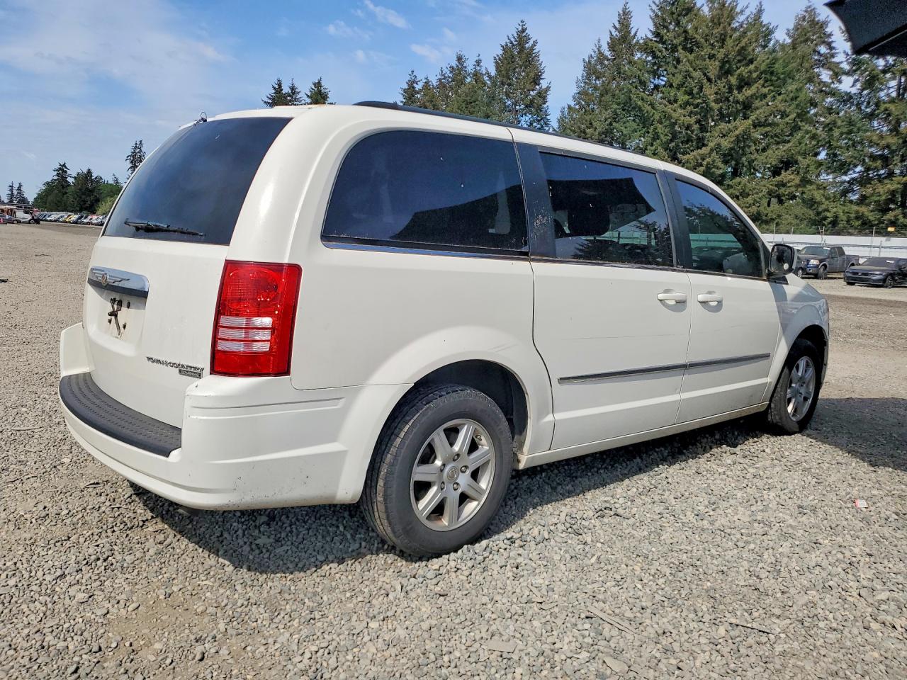 2010 Chrysler Minivan VIN 2A4RR5D1XAR346247 photo 3