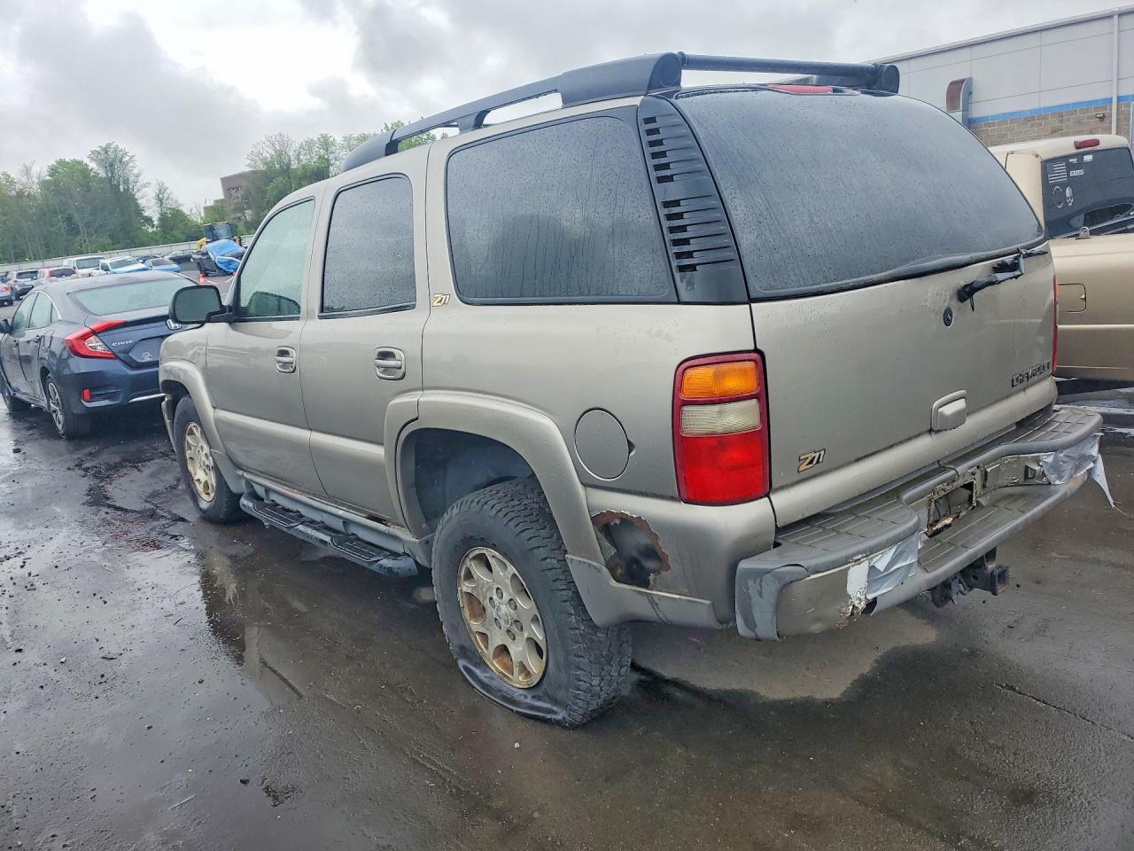 2002 CHEVROLET Tahoe VIN 1GNEK13Z42R324154 photo 2