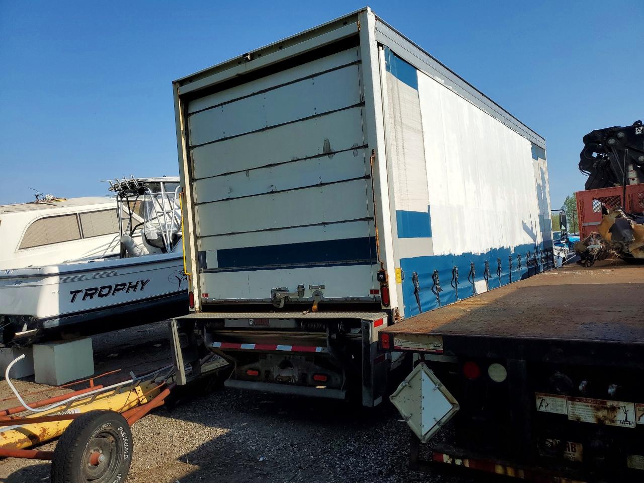2019 FREIGHTLINER All models VIN 1FVACWFA6KHKV7882 photo 3