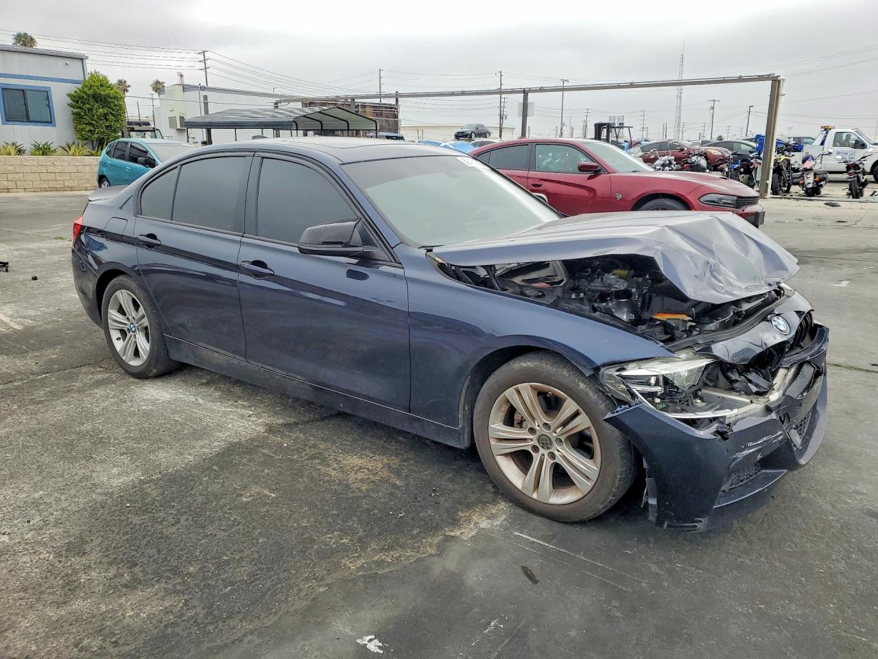 2016 BMW 3 series VIN WBA8E9G51GNT85461 photo 4