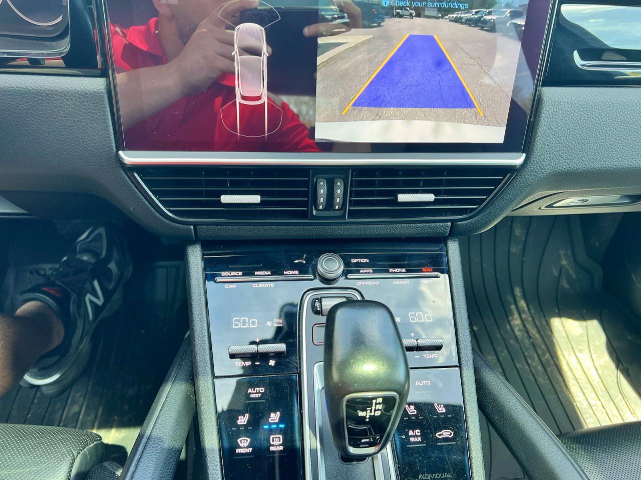 2019 PORSCHE Cayenne VIN WP1AA2AY2KDA00870 photo 12