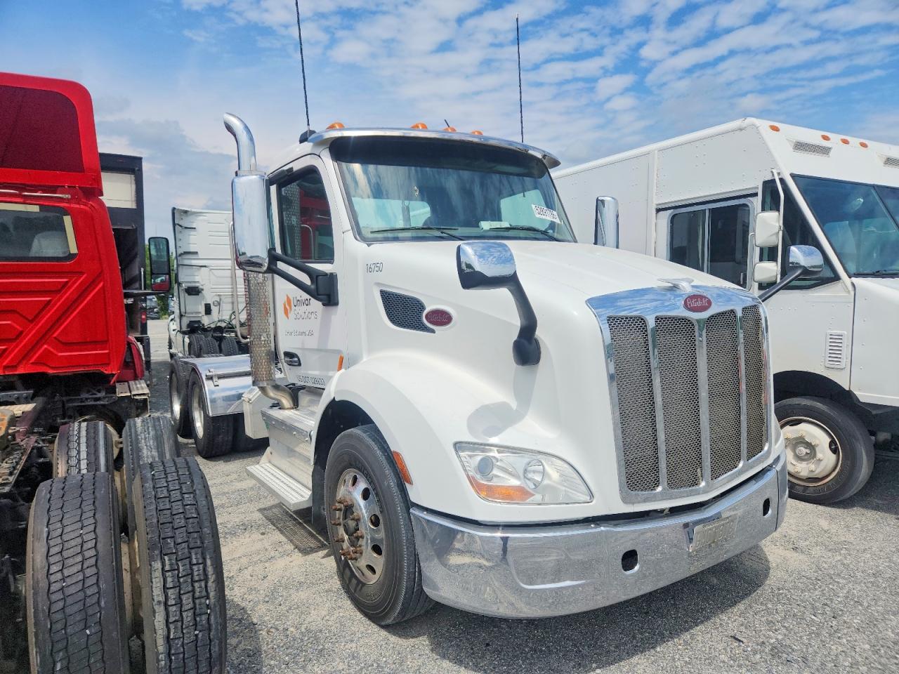 2016 PETERBILT All other VIN 1XPBDP9X5GD343992 photo 1