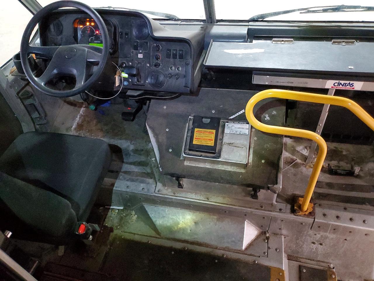 2018 FREIGHTLINER All other VIN 4UZAAPFD8JCJZ6690 photo 8