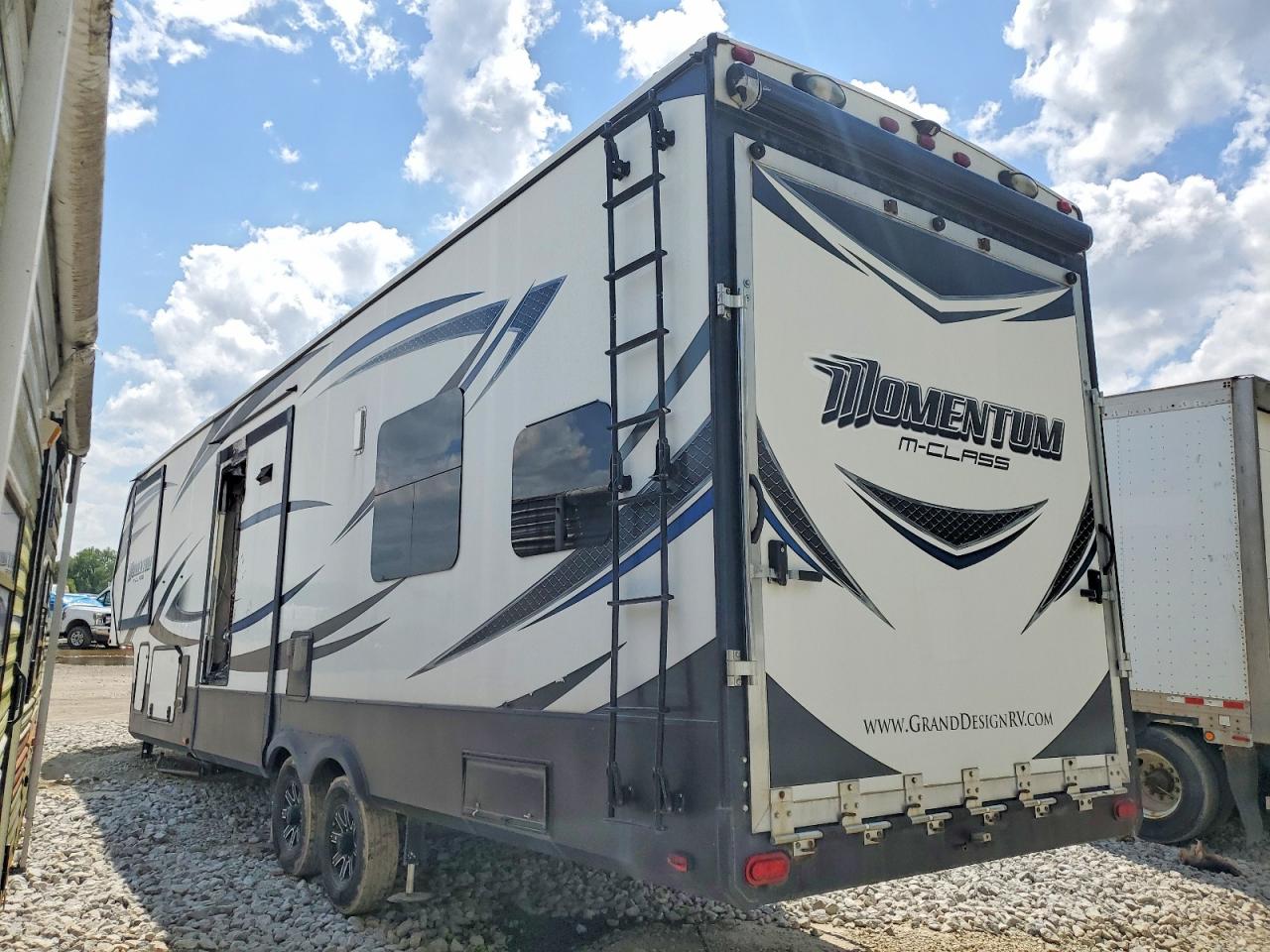 2016 GRAND Momentum VIN 573FM4027G1202287 photo 3