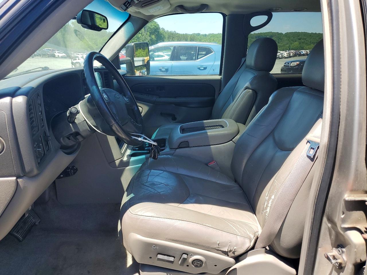 2003 Chevrolet Suburban VIN 3GNFK16Z23G219193 photo 7