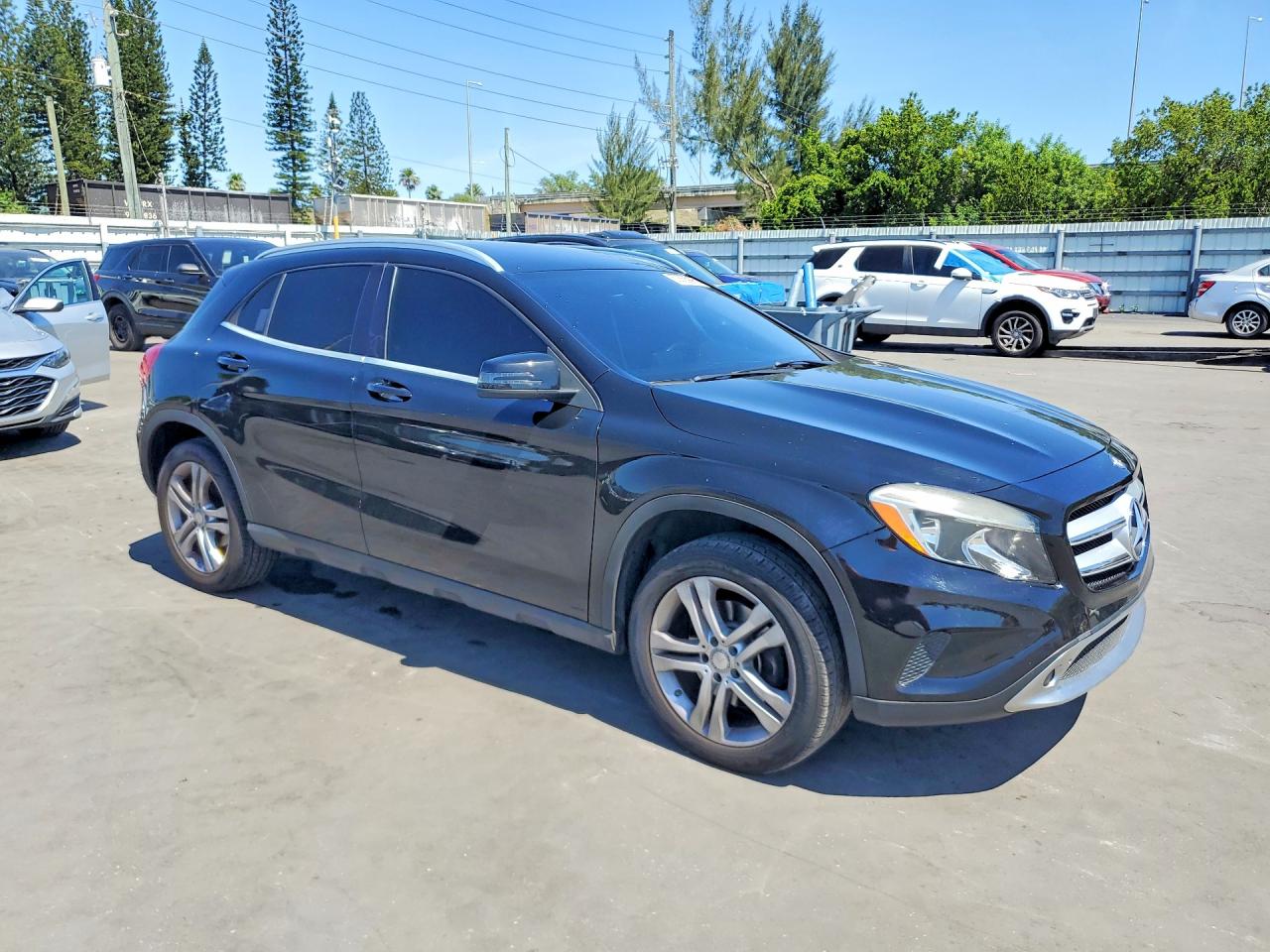 2015 Mercedes Gla-class VIN WDCTG4EB2FJ138808 photo 4