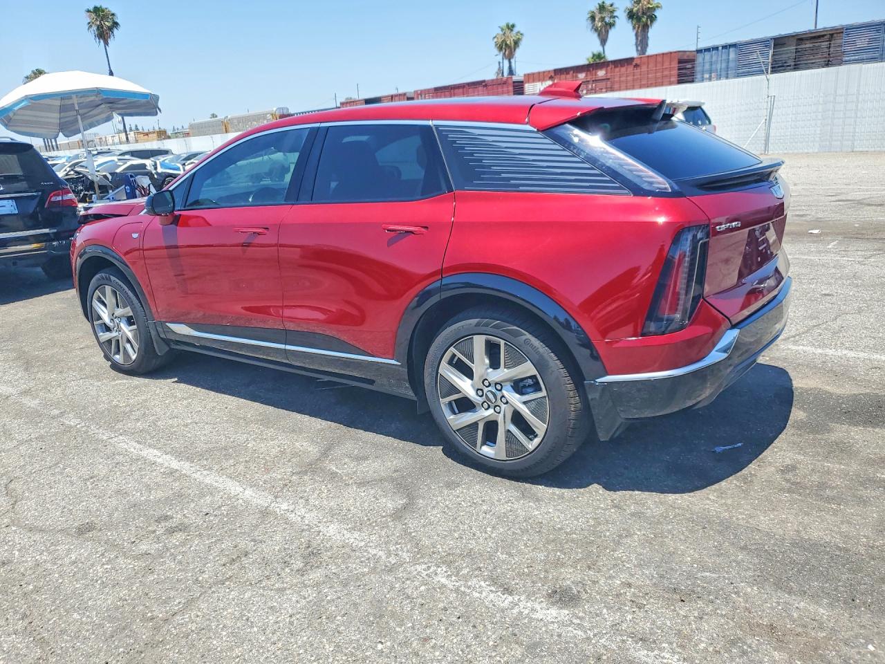 2025 Cadillac Optiq luxu VIN 3GYK3BMRXSS267902 photo 3