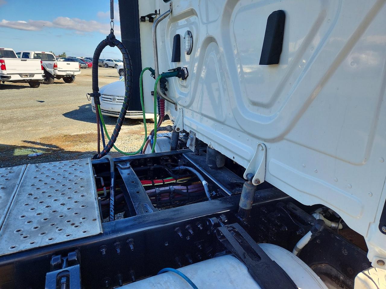 2018 FREIGHTLINER All other VIN 3AKBGDDV6JSJW6330 photo 6