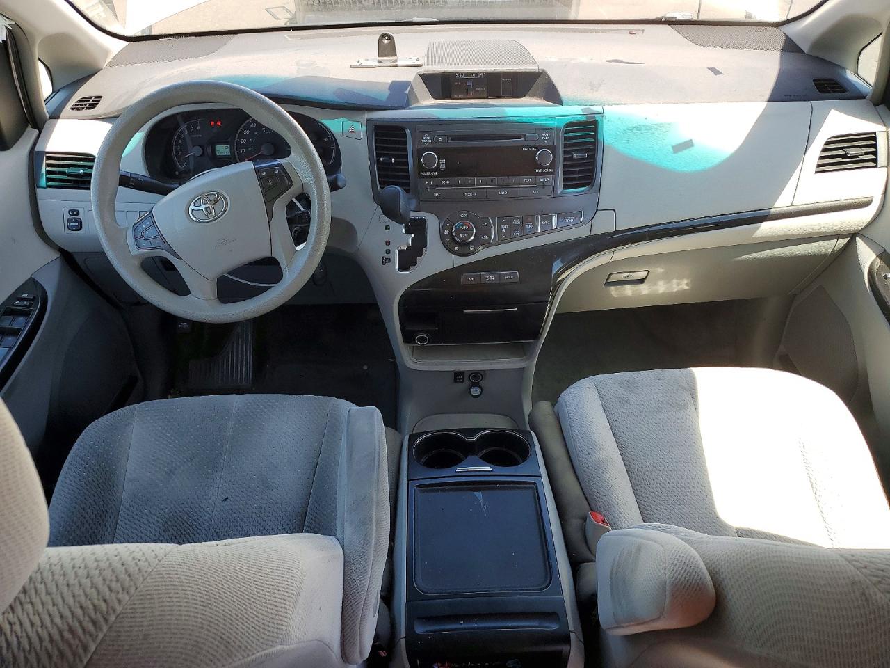 2014 Toyota Sienna VIN 5TDKK3DC4ES484459 photo 8