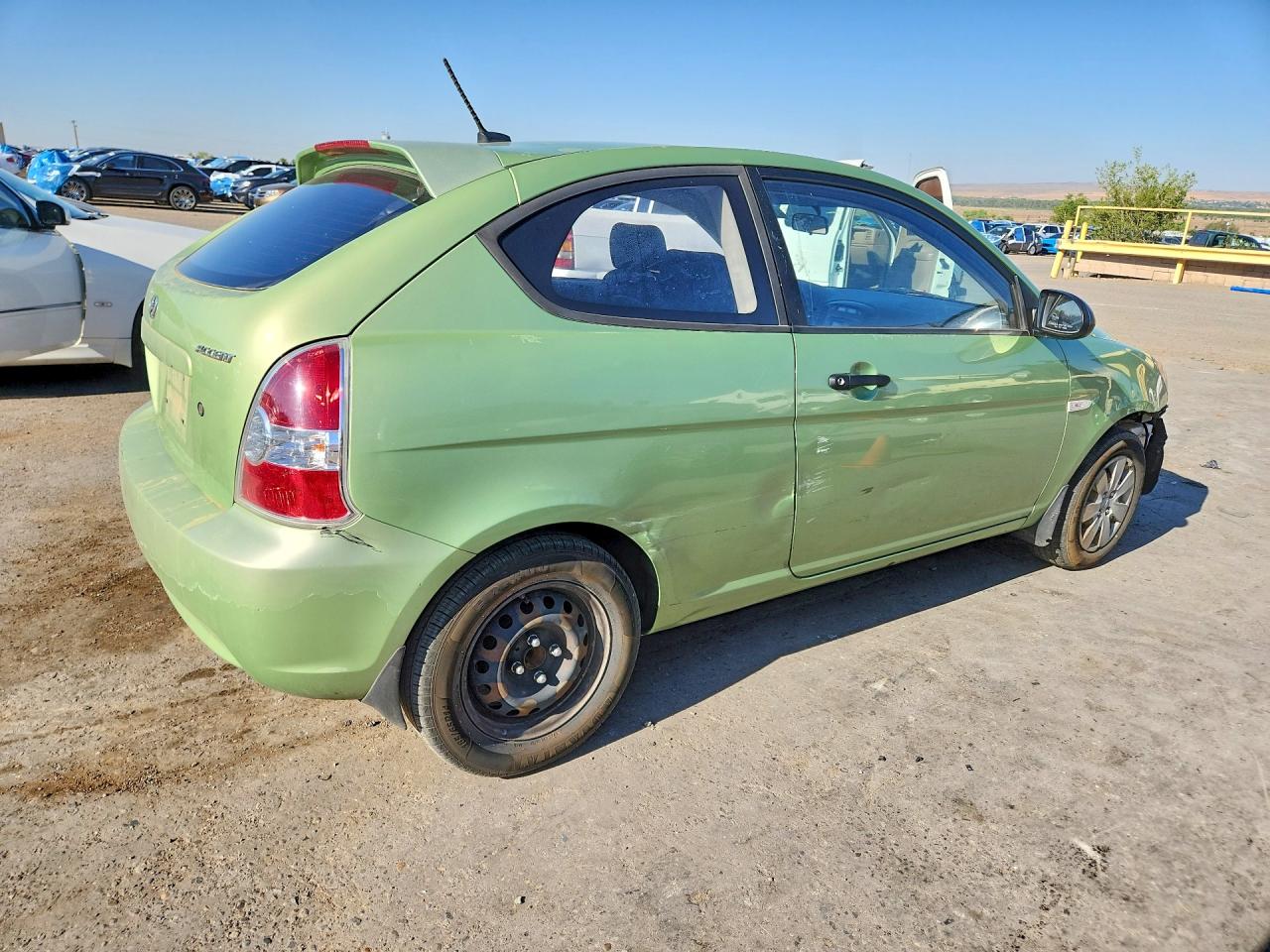 2009 Hyundai Accent VIN KMHCM36C49U122110 photo 3