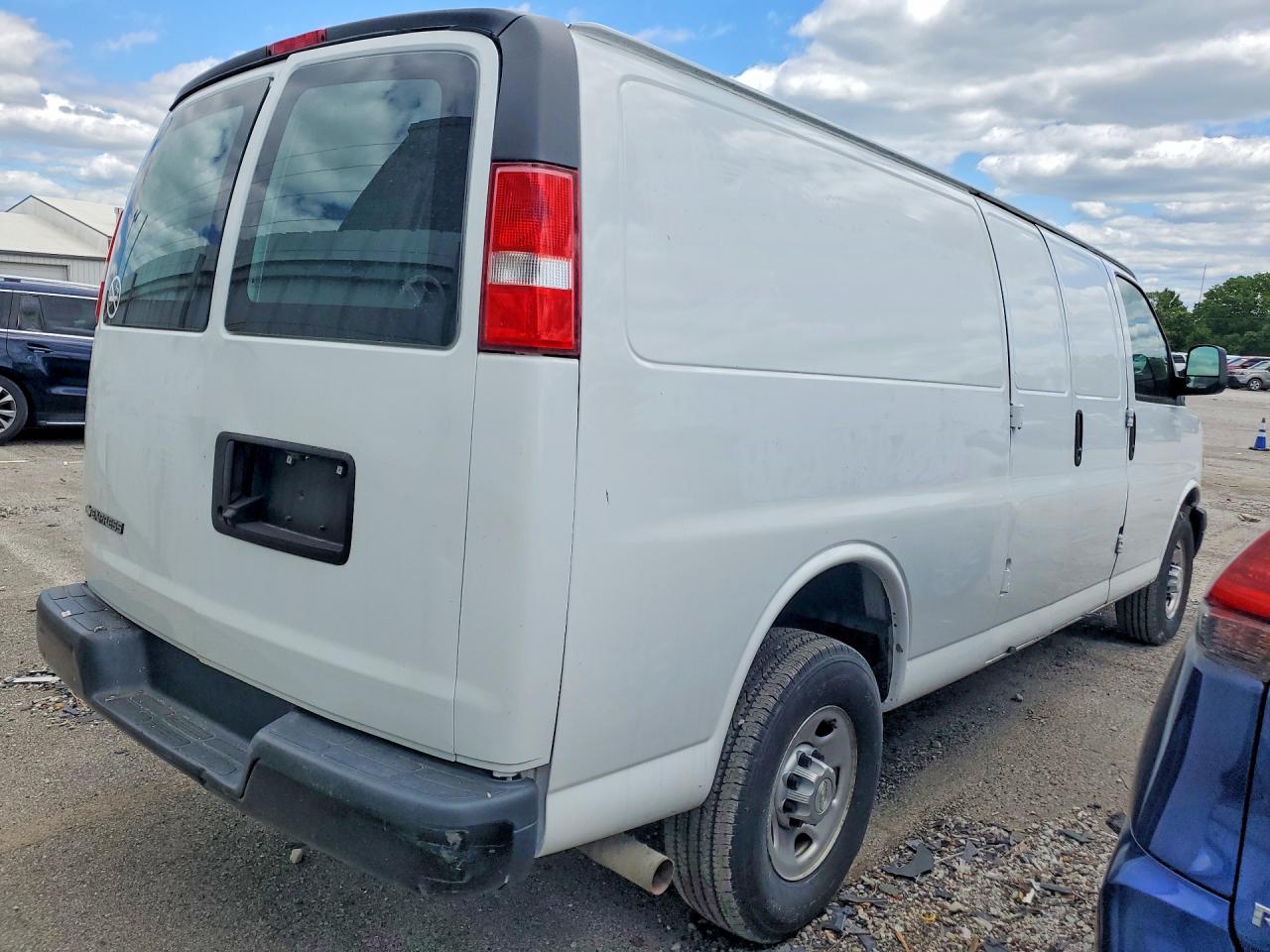 2020 CHEVROLET Express VIN 1GCWGBFP0L1143146 photo 3