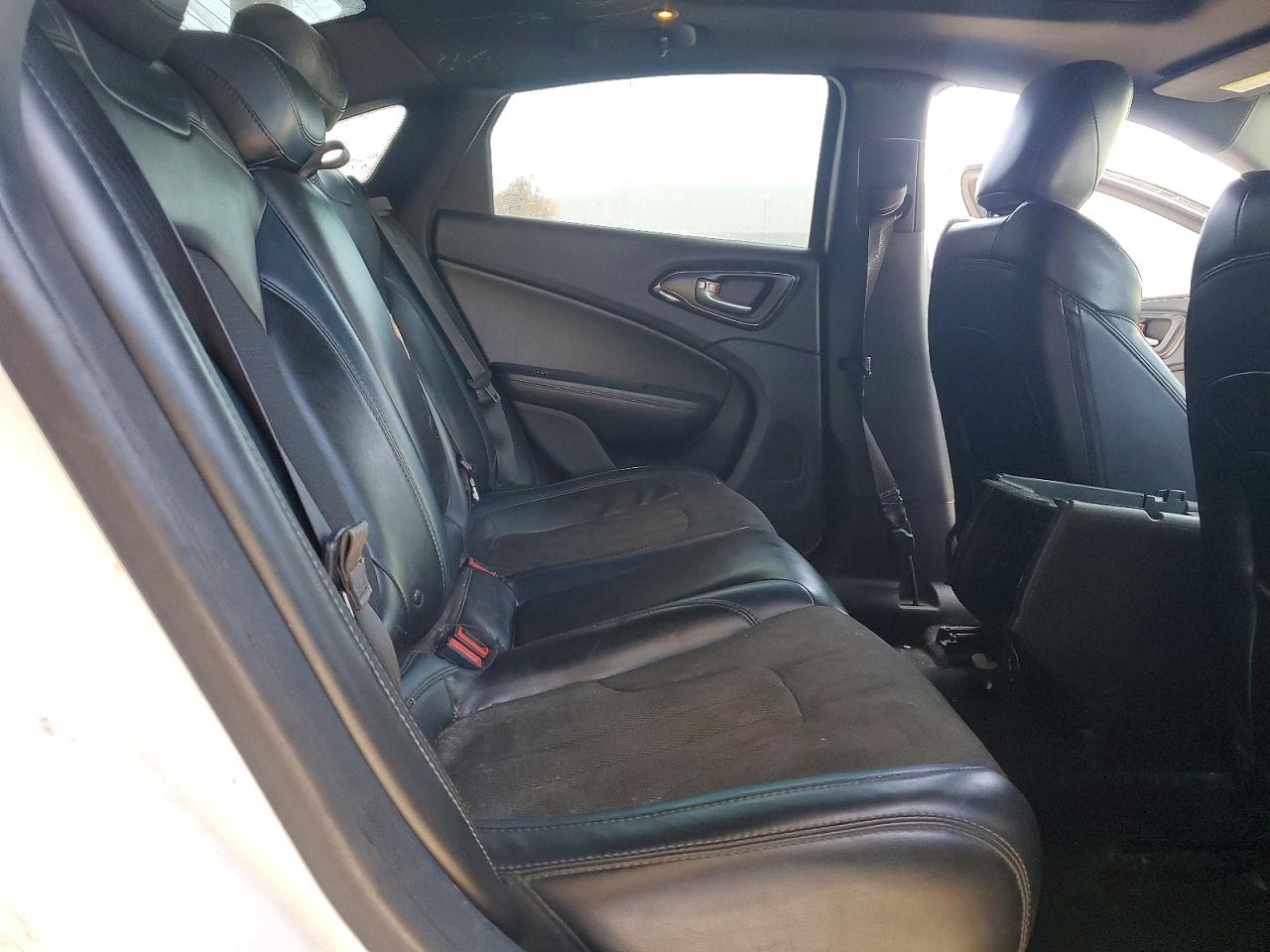 2015 Chrysler 200 VIN 1C3CCCBB9FN715282 photo 10