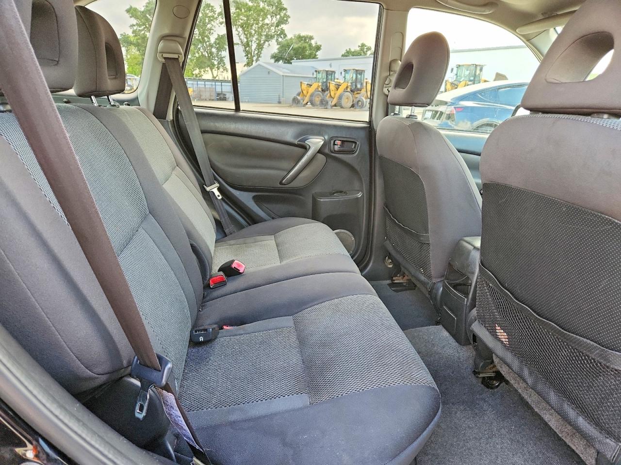 2004 Toyota Rav4 VIN JTEGD20V040039389 photo 11