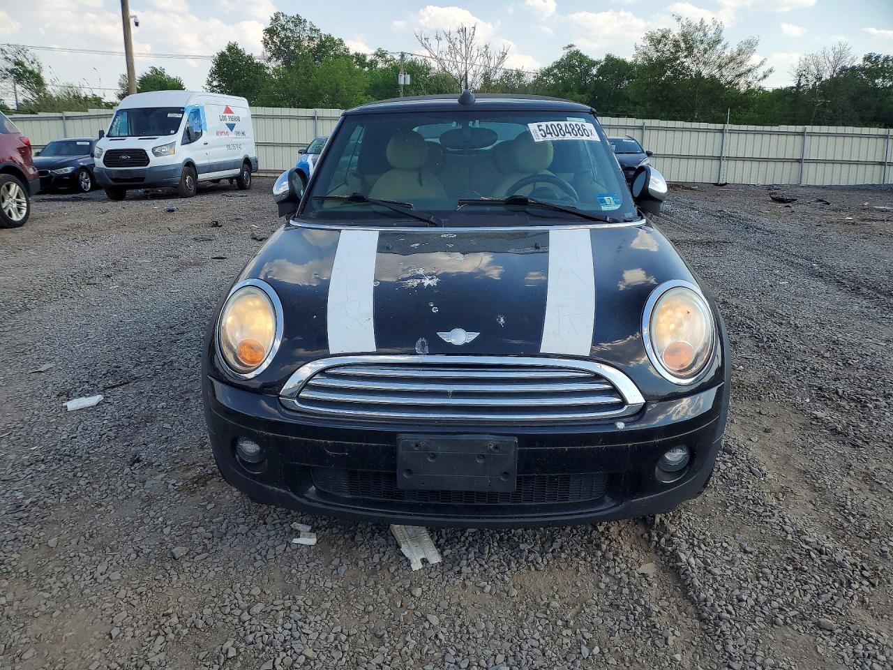 2010 Mini Cooper VIN WMWMR3C51ATZ19101 photo 5