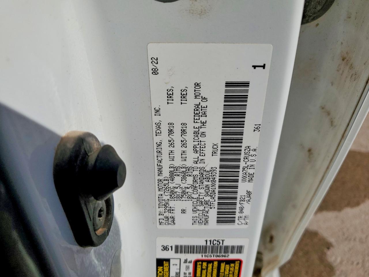 2022 Toyota Tundra VIN 5TFLA5DA1NX049393 photo 12