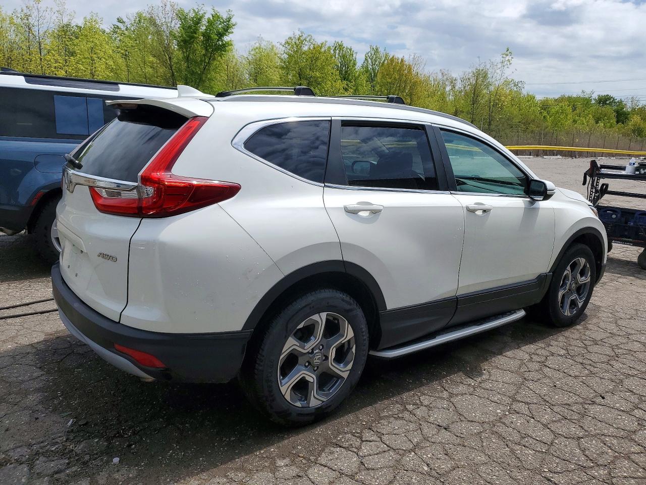 2018 Honda Crv VIN 2HKRW2H85JH665640 photo 3