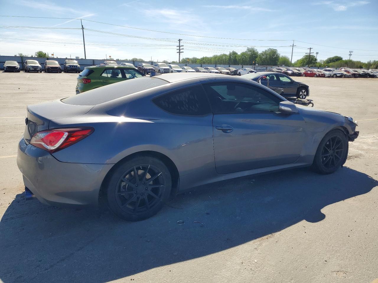 2016 Hyundai Genesis VIN KMHHT6KJ1GU131620 photo 3