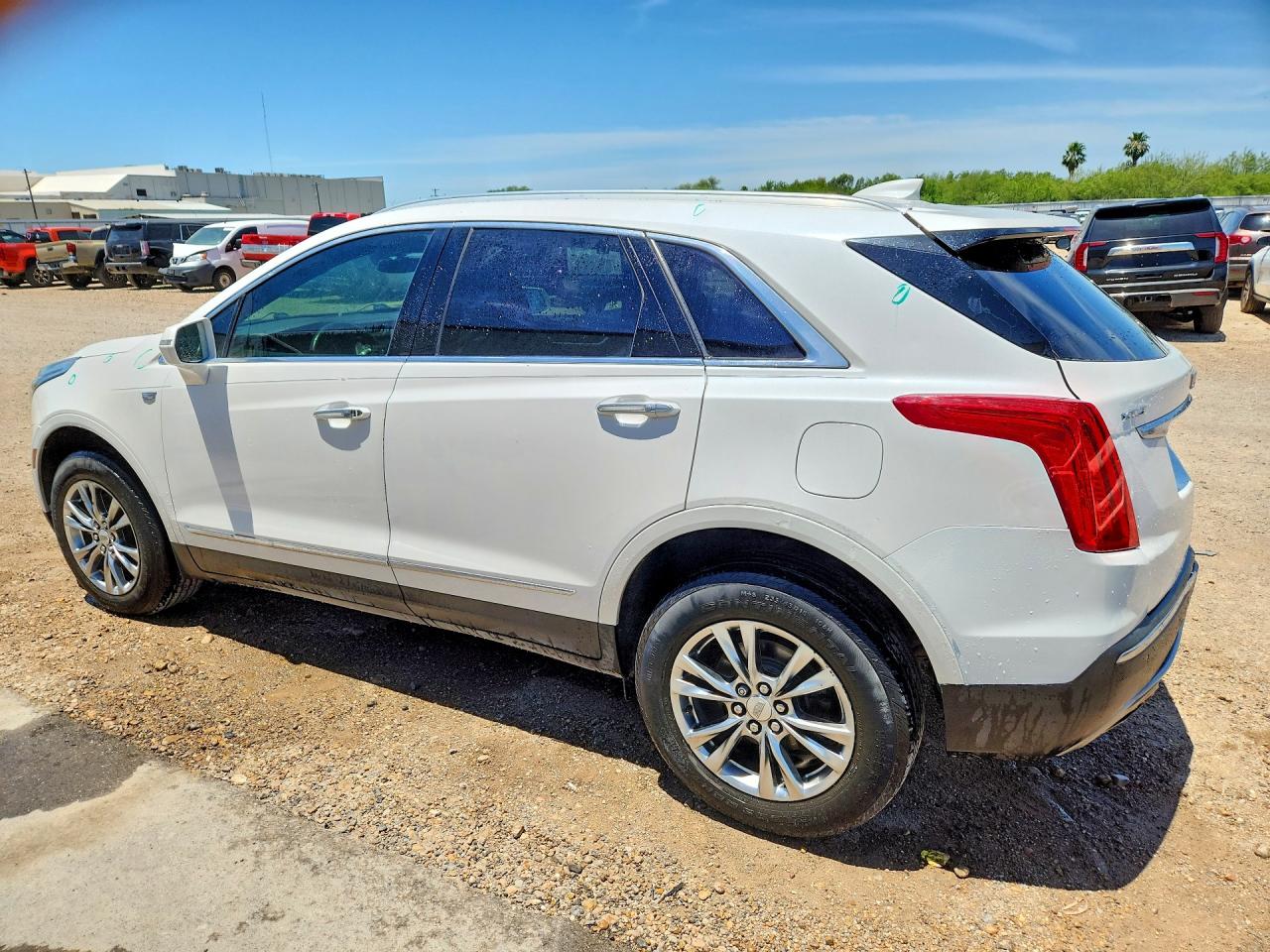 2020 Cadillac Xt5 VIN 1GYKNCRS4LZ142801 photo 2