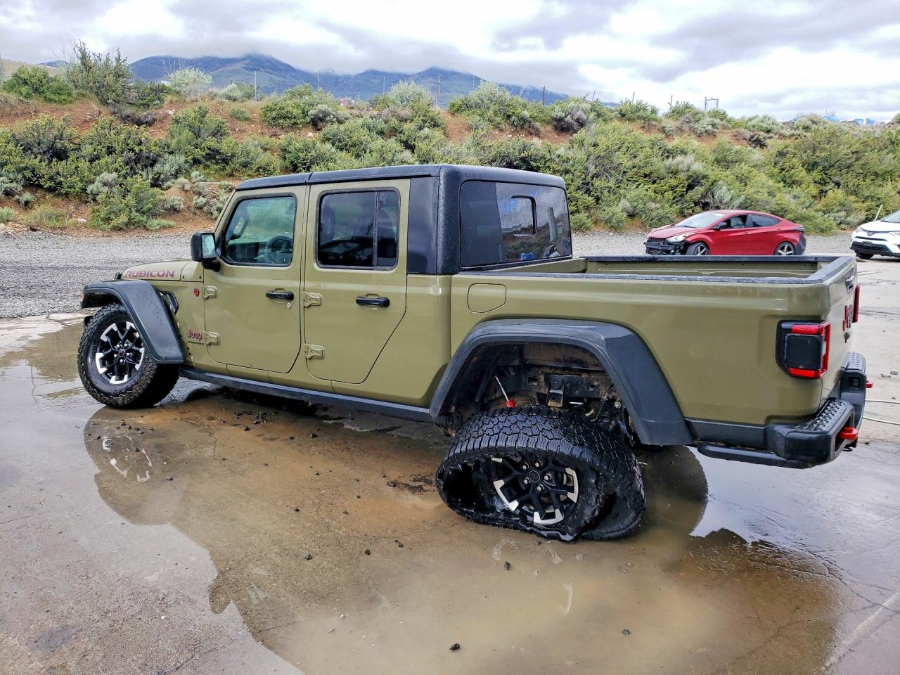 2026 Jeep Gladiator VIN 1C6RJTBG5TL157520 photo 2