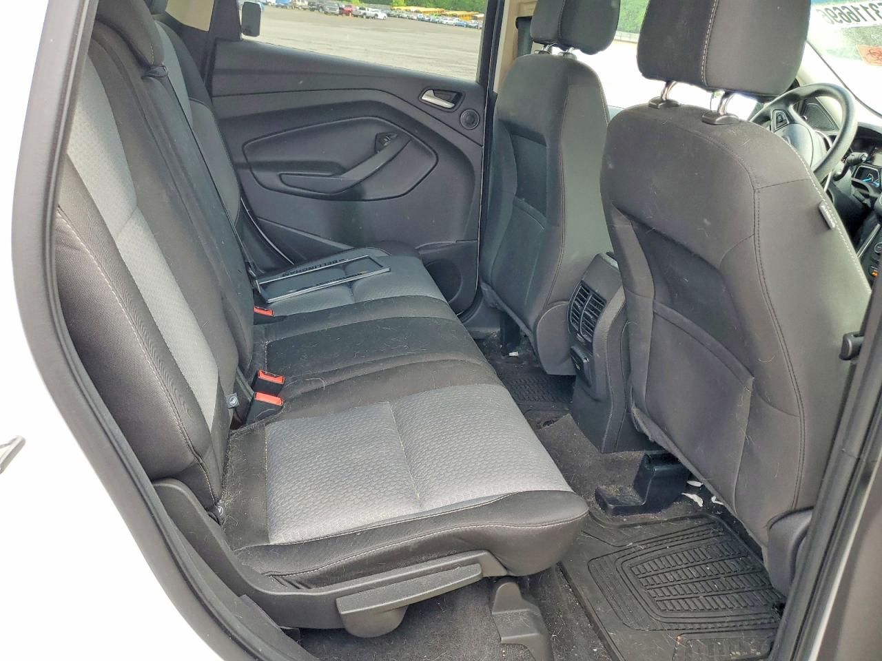 2017 Ford Escape VIN 1FMCU9GD3HUB32829 photo 11