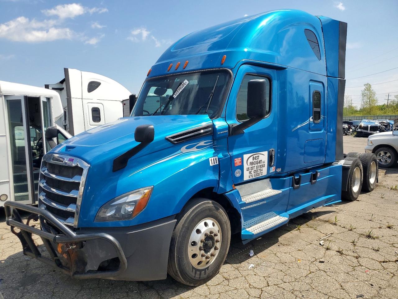 2020 FREIGHTLINER All other VIN 3AKJHHDR5LSLK0595 photo 2