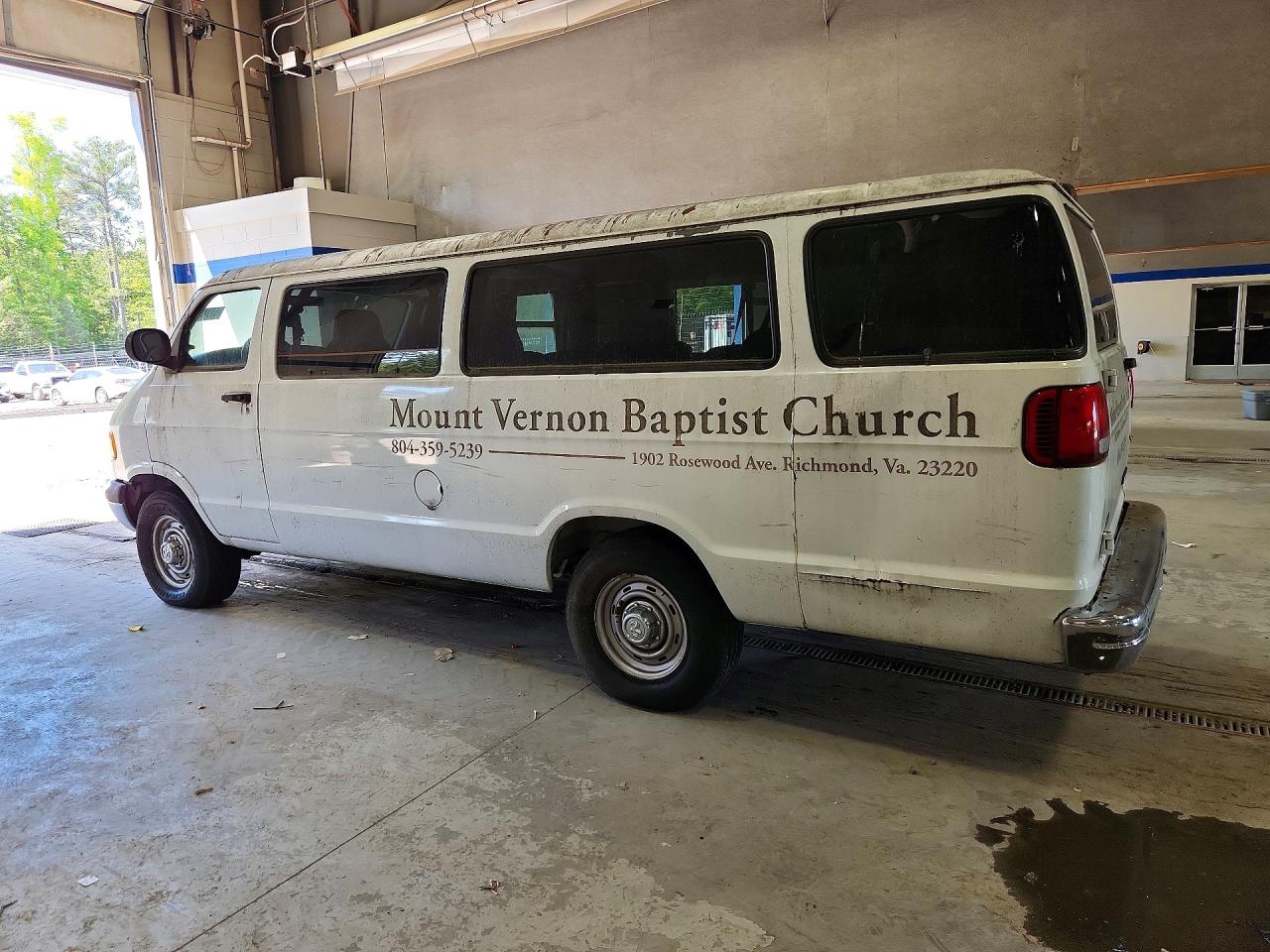 1999 Dodge B series VIN 2B6KB31Z6XK524395 photo 2