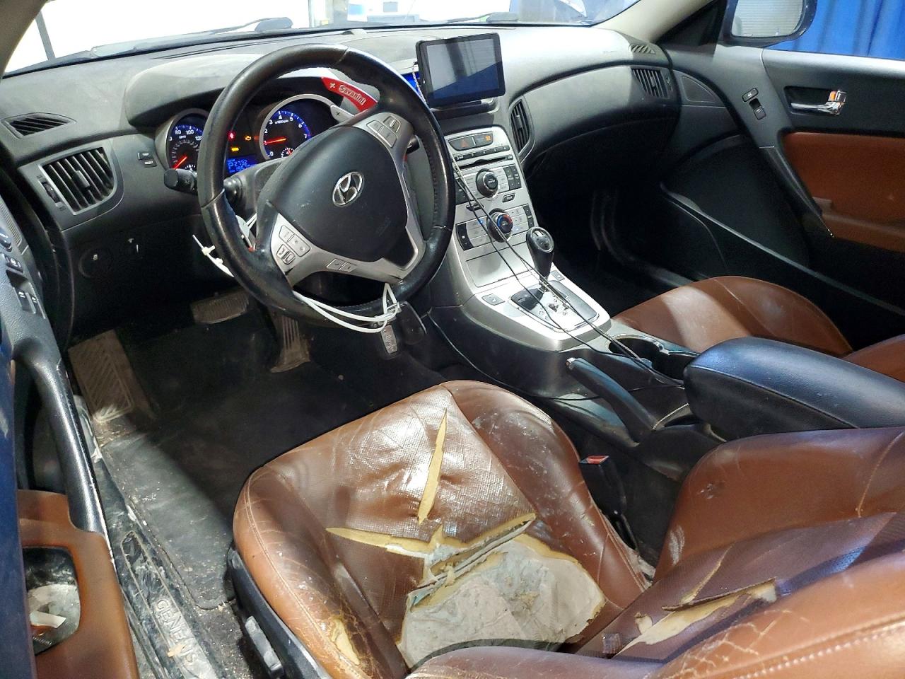 2010 Hyundai Genesis VIN KMHHU6KH5AU003513 photo 8