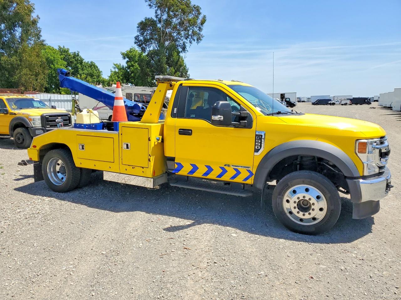 2020 Ford F550 VIN 1FDUF5GT8LDA08286 photo 4