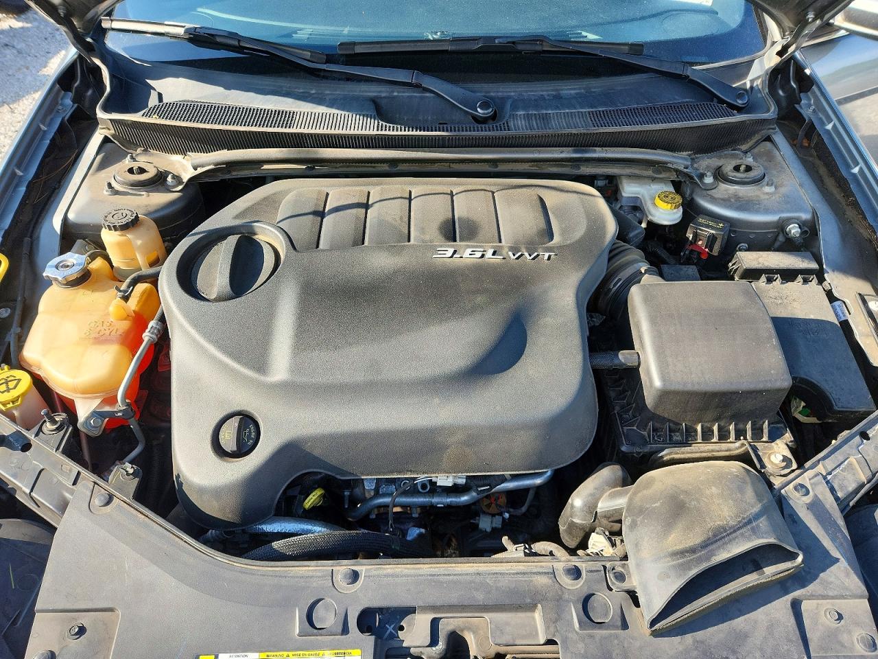 2012 Chrysler 200 VIN 1C3CCBHG7CN106409 photo 11