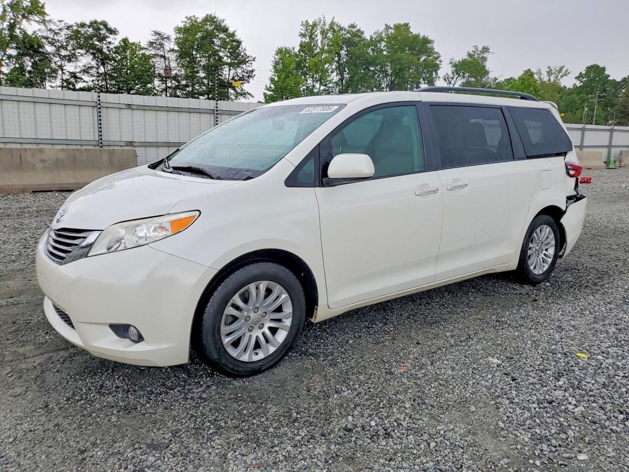 2016 Toyota Sienna VIN 5TDYK3DC9GS731715 photo 1