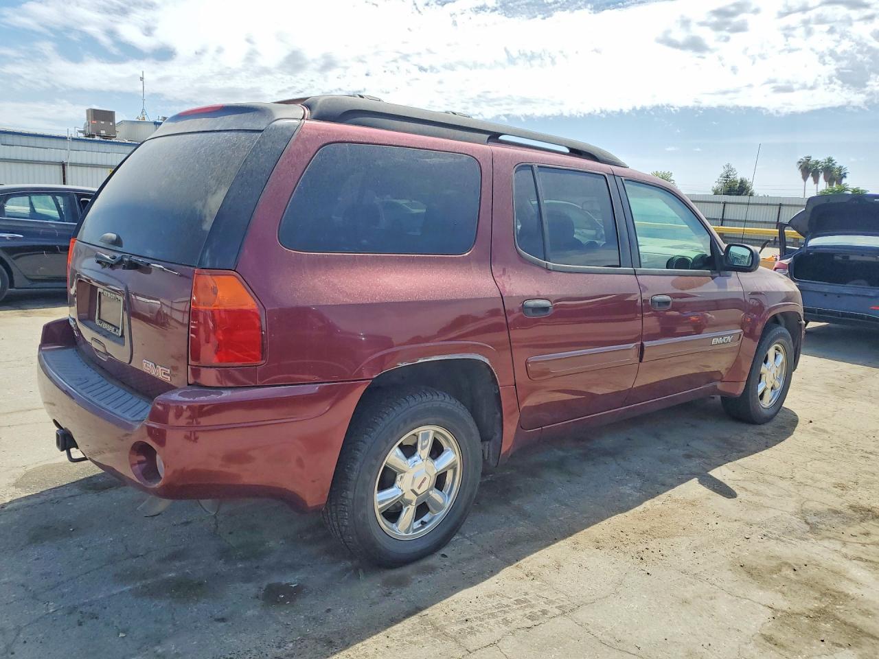 2005 GMC Envoy VIN 1GKES16S456110153 photo 3