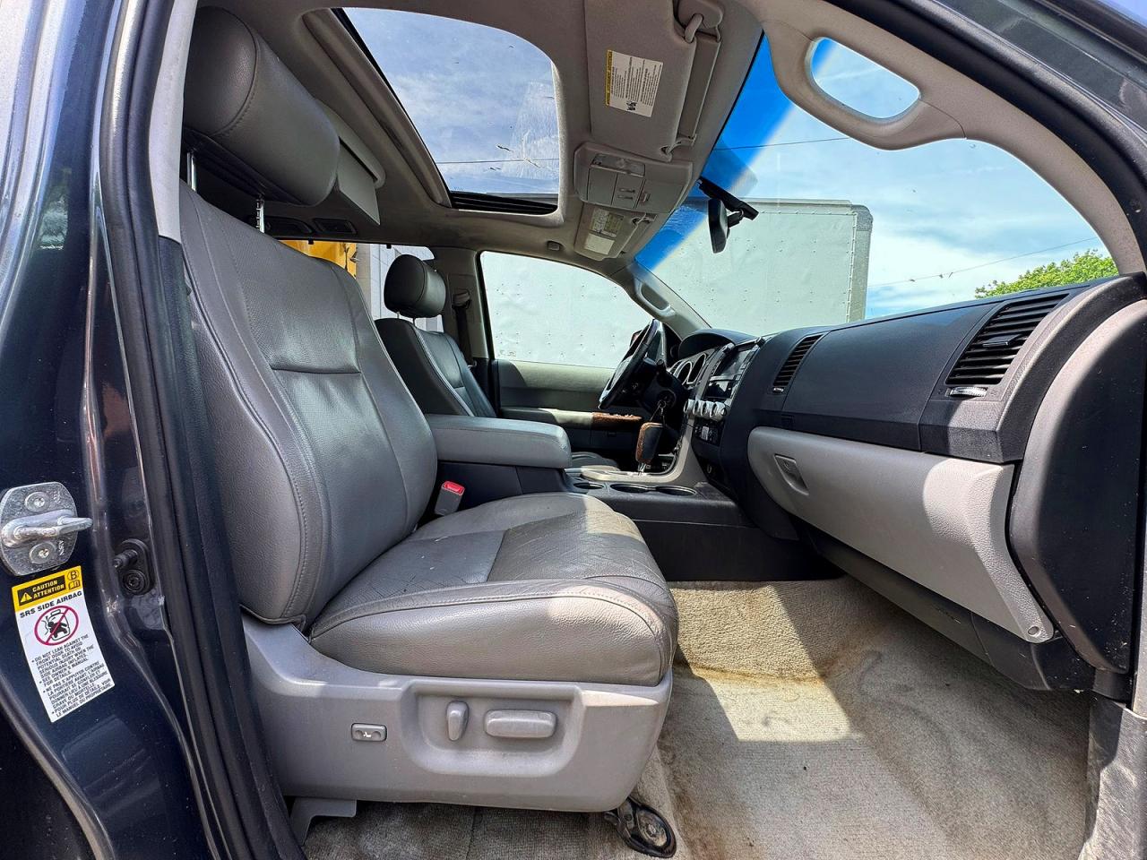 2010 TOYOTA Sequoia VIN 5TDDY5G18AS033686 photo 5