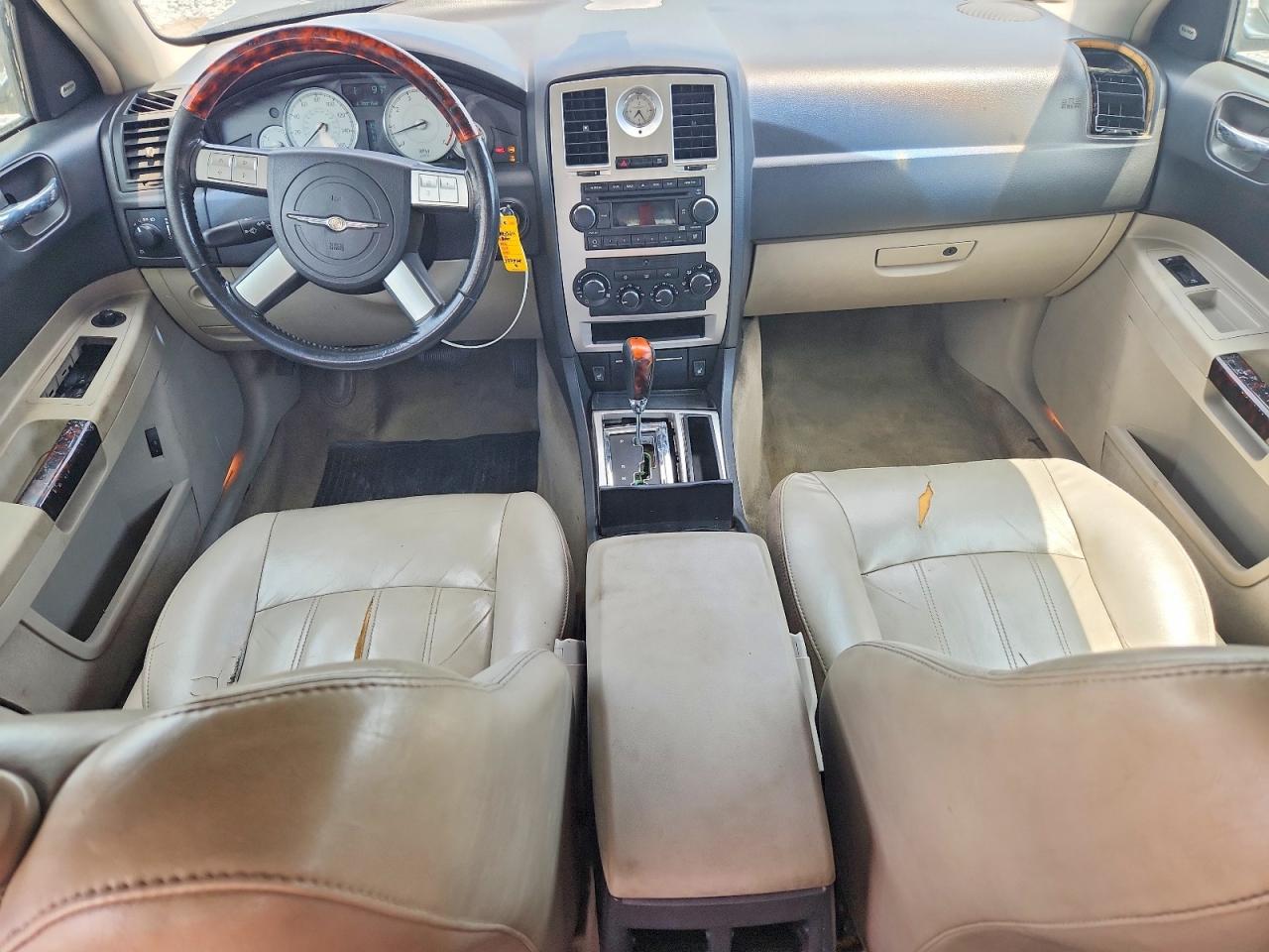 2006 Chrysler 300 VIN 2C3KA63H56H377975 photo 8