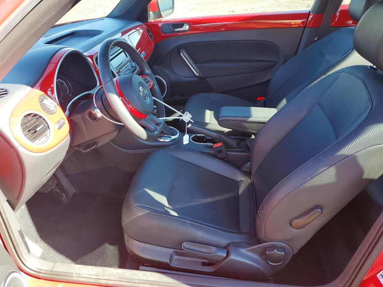 2014 Volkswagen Beetle VIN 3VWJP7AT8EM615463 photo 7