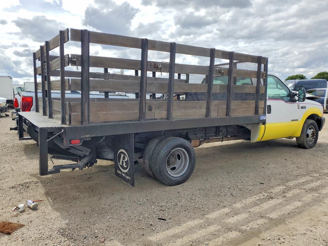 2001 Ford F350 VIN 1FDWF36F11EC20267 photo 3