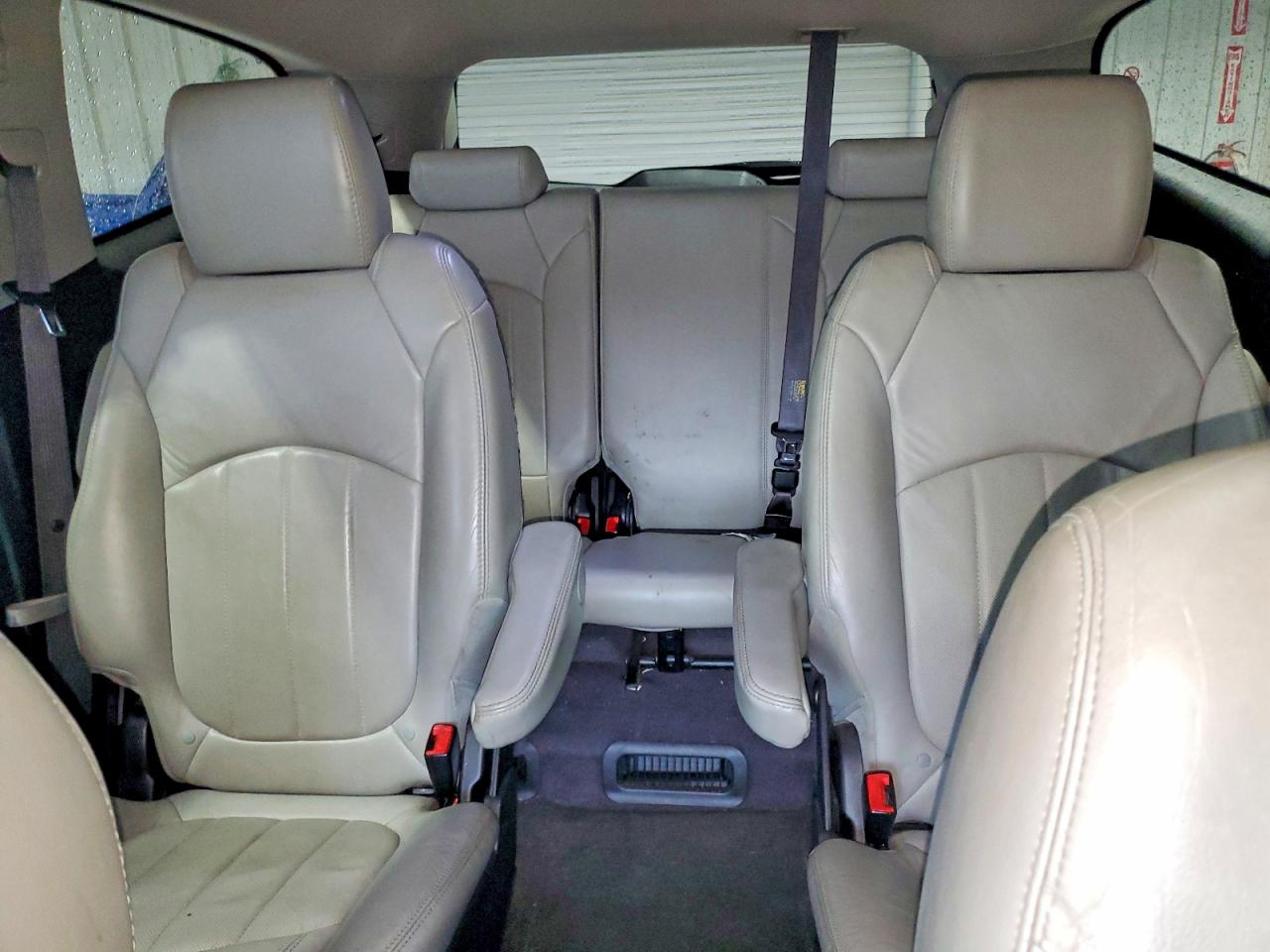 2011 Chevrolet Traverse VIN 1GNKVLED3BJ204867 photo 10