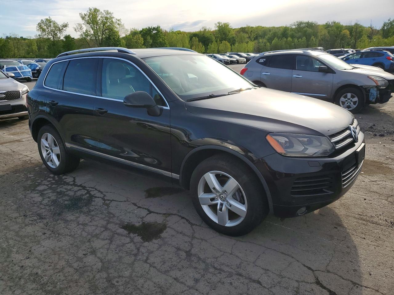 2013 Volkswagen Touareg VIN WVGEF9BP5DD007314 photo 4
