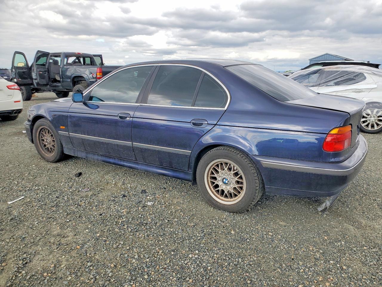 2000 BMW 5 series VIN WBADM6342YGU18924 photo 2