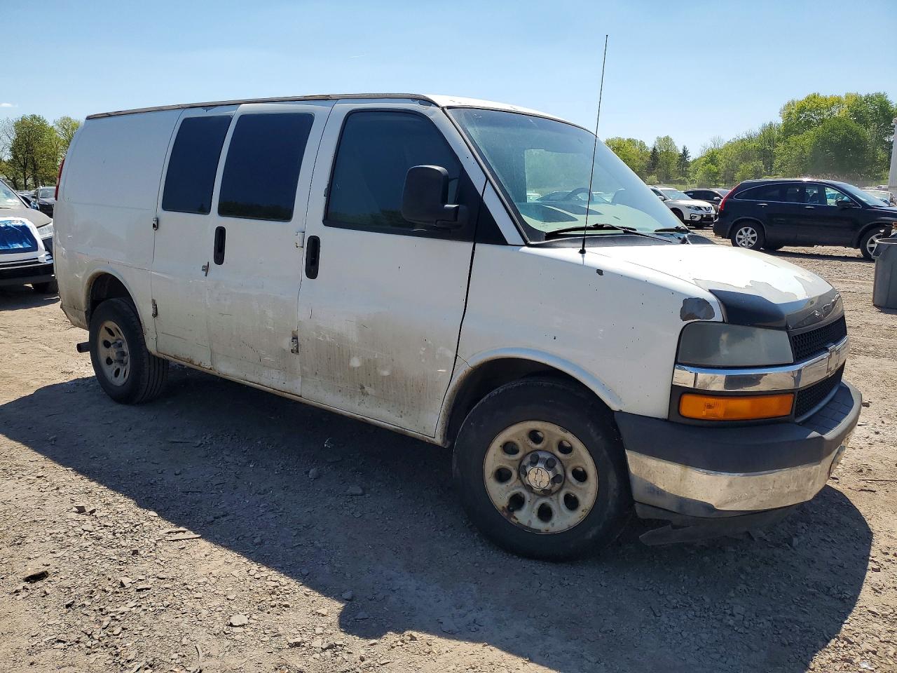2009 Chevrolet Express VIN 1GCFG15X191103775 photo 4