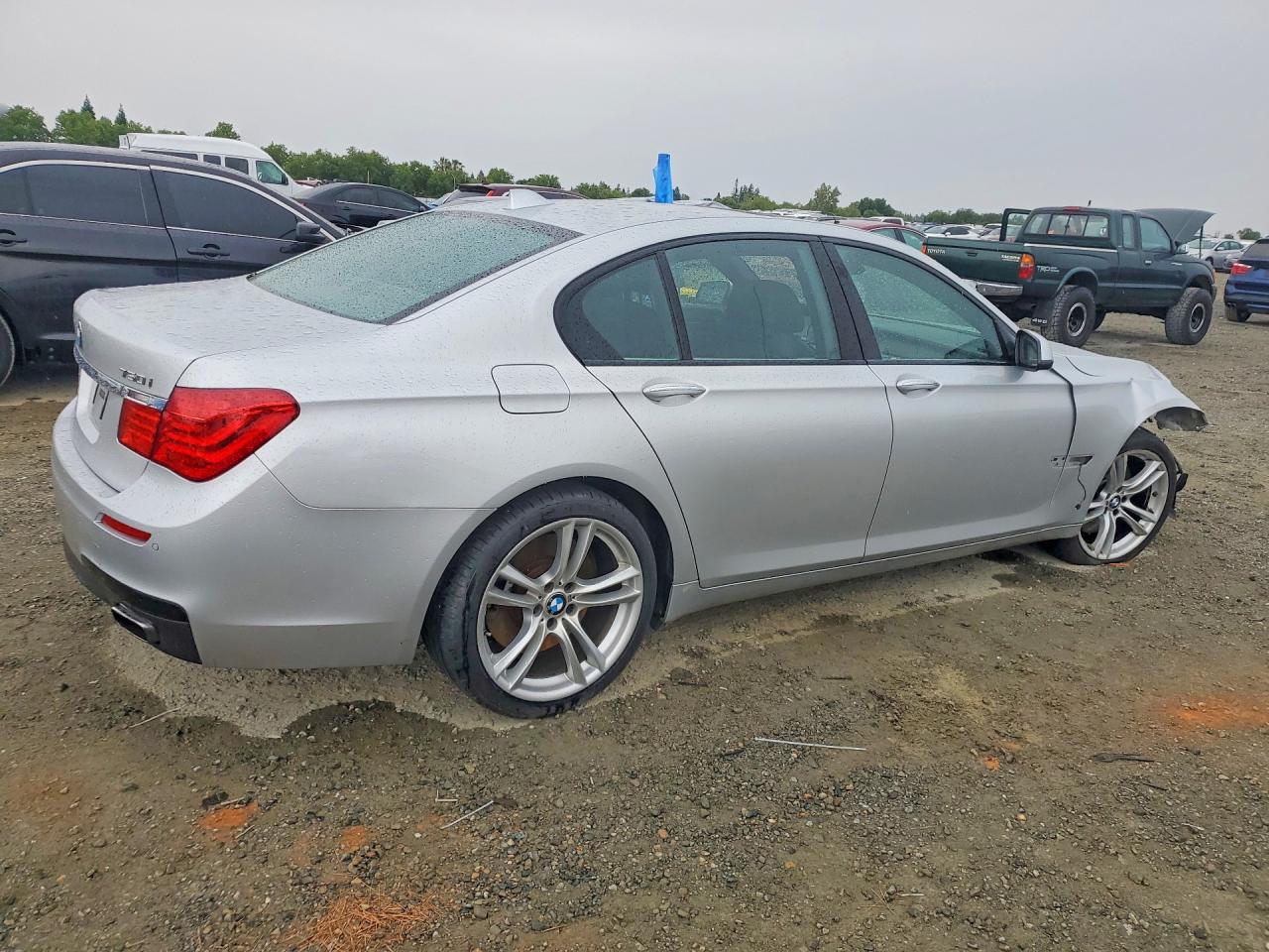 2012 BMW 7 series VIN WBAKA8C53CDS99862 photo 3