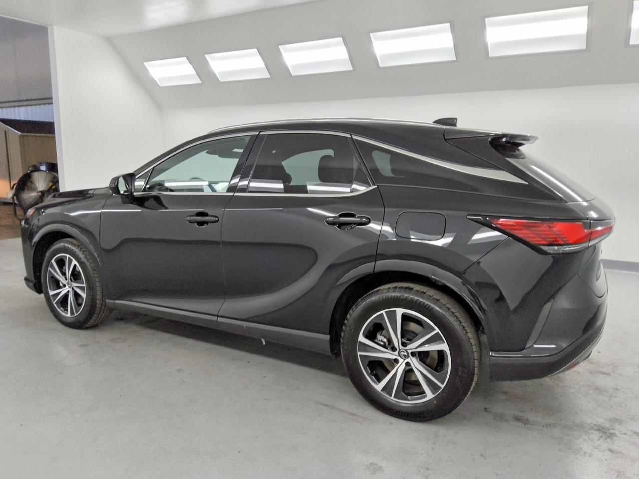 2026 Lexus Rx350 VIN JTJCHMAA0T2034840 photo 2