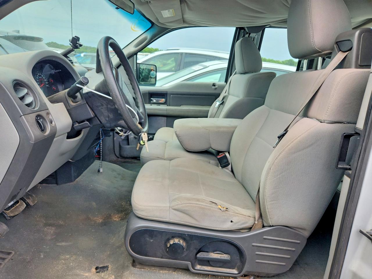 2007 Ford F150 VIN 1FTRX12W37NA54660 photo 7